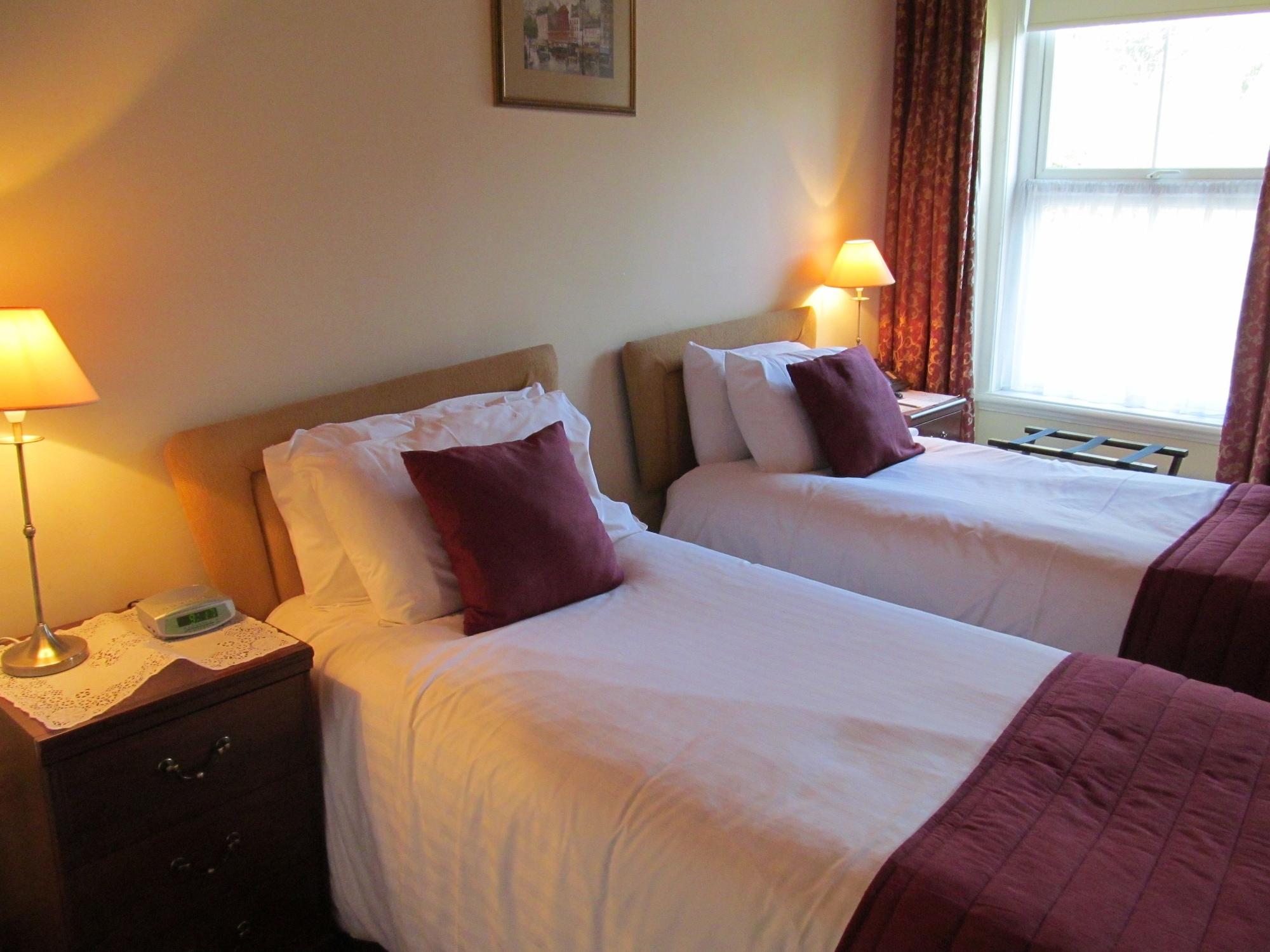 The Shrubbery Hotel, อิลมินสเตอร์ ภายนอก รูปภาพ