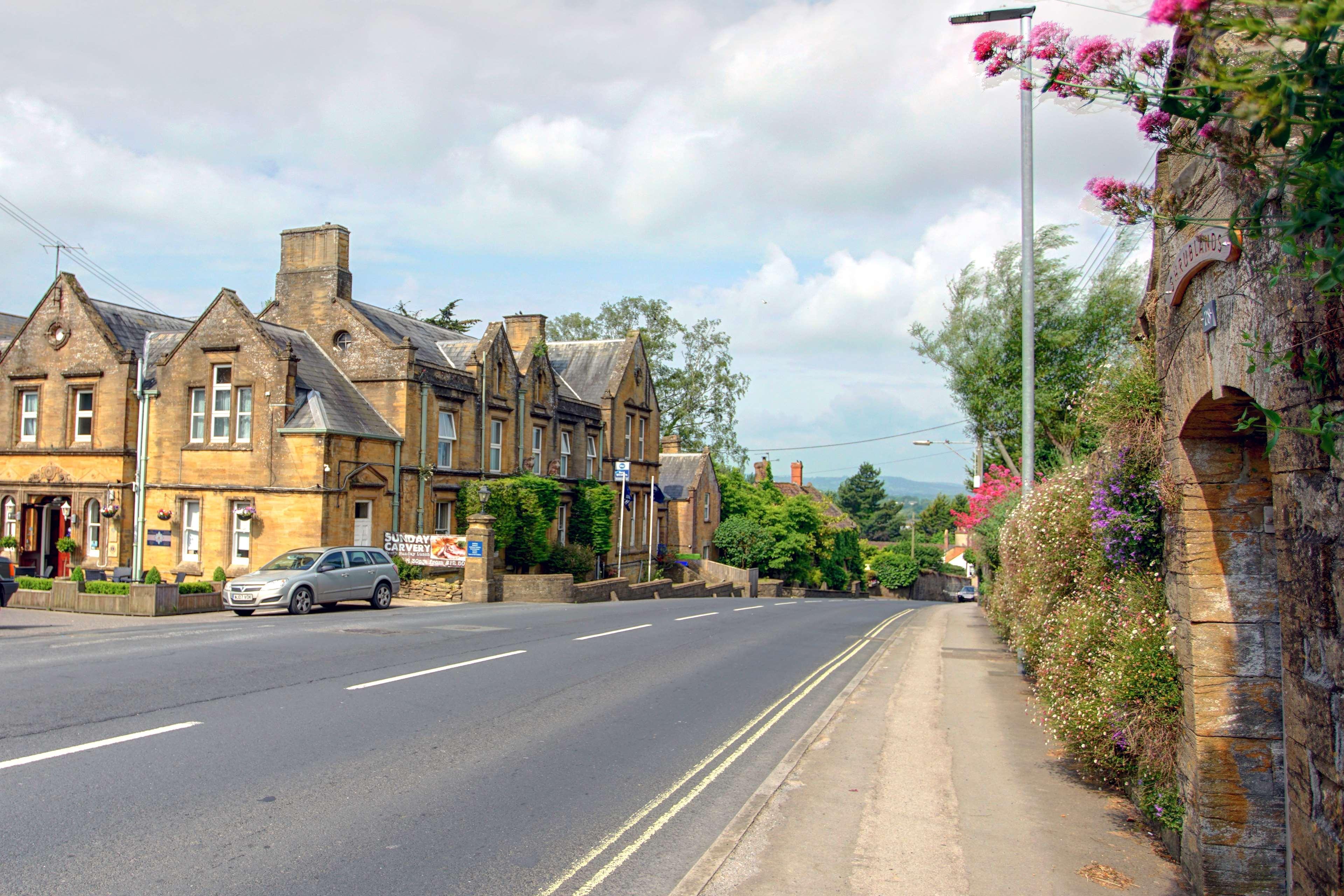 The Shrubbery Hotel, อิลมินสเตอร์ ภายนอก รูปภาพ